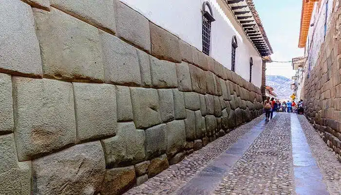 El palacio de Inca Roca