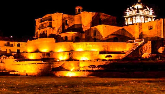 Tour nocturno en Cusco
